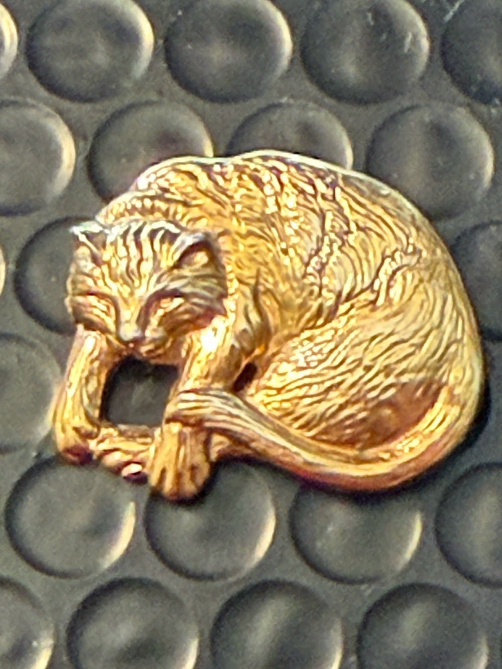 Vintage JV Signed Gold Tone Textured Sleeping Cat Brooch